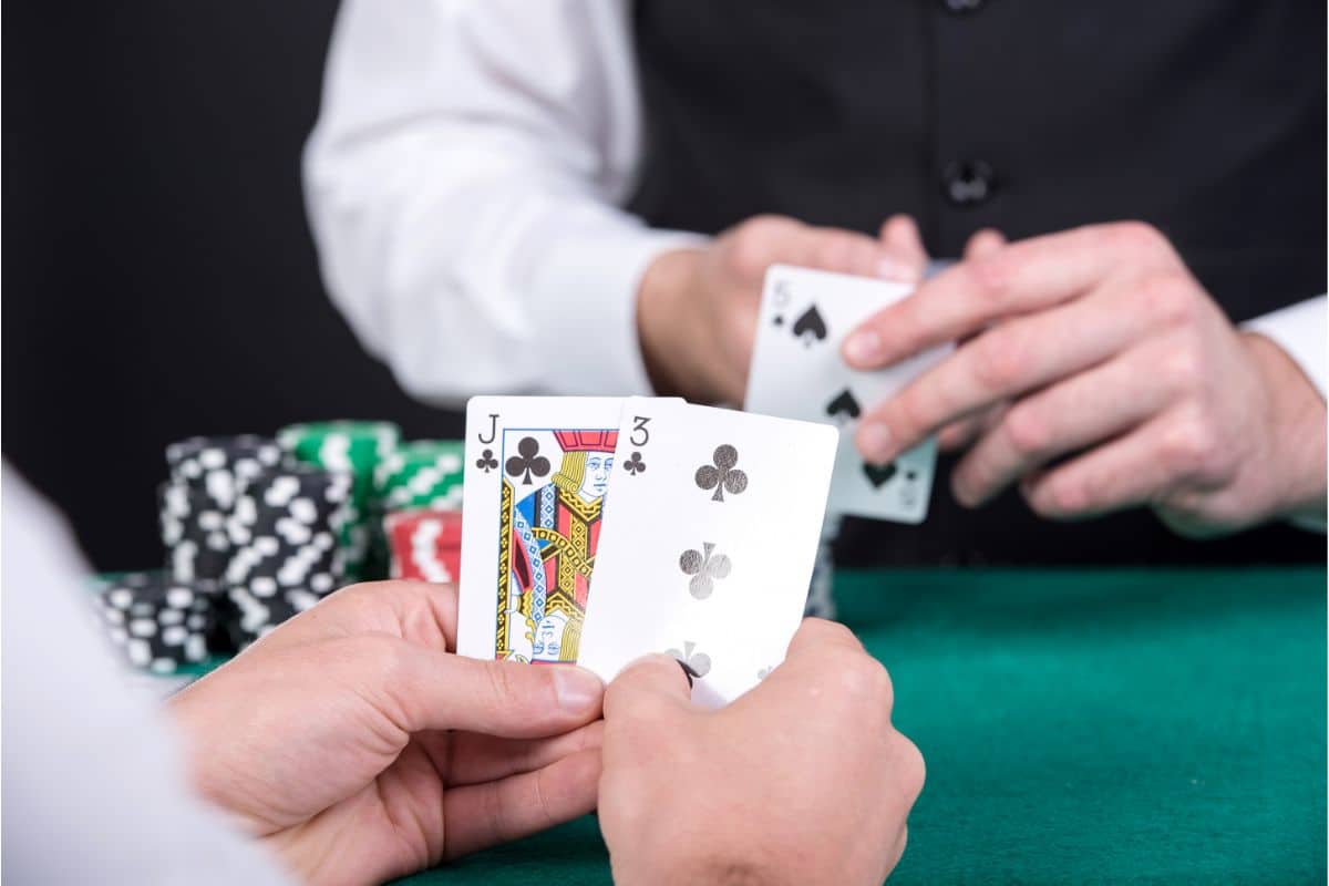 Read more about the article Is Poker Gambling Based On Skill? (Guide For Beginner Bookies)