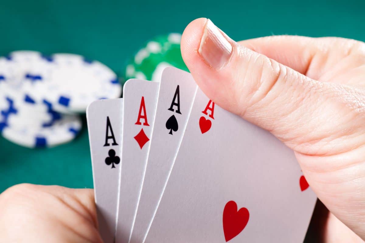 Read more about the article Poker Table Etiquette – 6 Unwritten Rules That Every Player Should Know (Guide for Beginner Bookies)